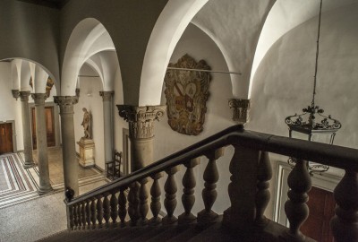 palazzo leone blu scalinata
