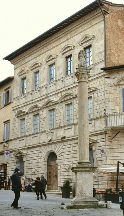 palazzo avignonesi toscana